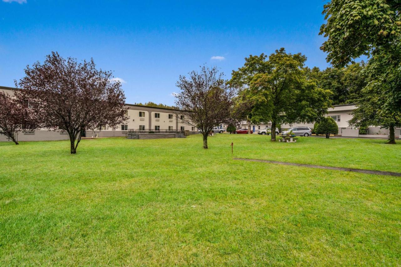 Hotel 6-tinton Falls, Nj 2*